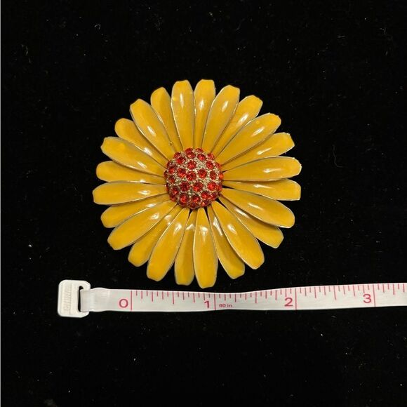Vintage Yellow Brooch with Red Rhinestone Crystal Center - Picture 3 of 5